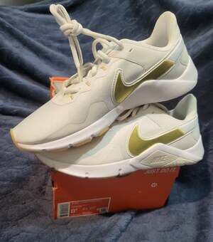 Nike Ledgend Essential 2